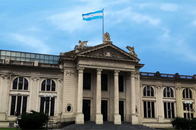 Universidade Nacional de Rosário, Medicina na Argentina