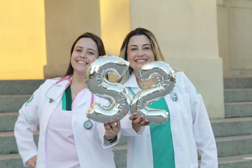 Equipe S2 Estudantil acolhendo alunos